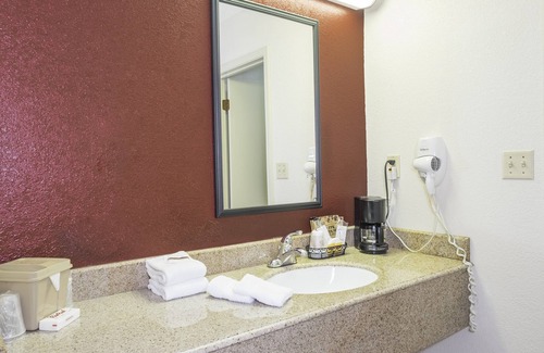 Westerville Hotel | Red Roof Inn Columbus Northeast - Westerville