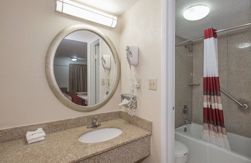 Williamsport Hotel | Red Roof Inn Hagerstown - Williamsport, MD