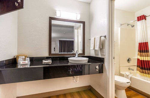 Alhambra Hotel | Red Roof Inn Phoenix - Midtown