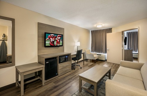 Saugus Hotel | Red Roof Inn PLUS+ Boston - Logan