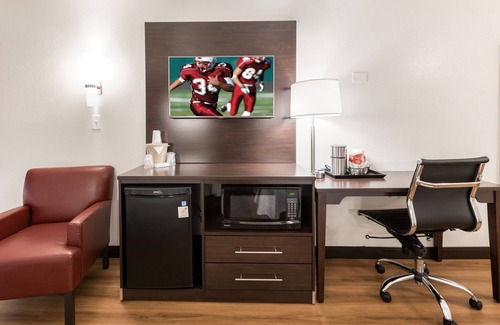 Crosswoods Hotel | Red Roof Inn PLUS+ Columbus - Worthington