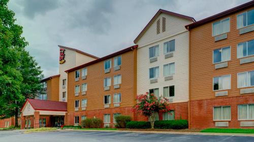Southwest Raleigh Hotel | Red Roof Inn PLUS Raleigh Downtown NCSU Conv Center
