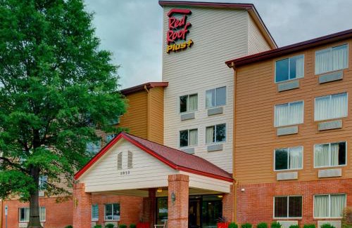 Southwest Raleigh Hotel | Red Roof Inn PLUS Raleigh Downtown NCSU Conv Center