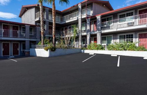 Downtown Hotel | Red Roof Inn Redding