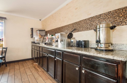 Santee Hotel | Red Roof Inn Santee