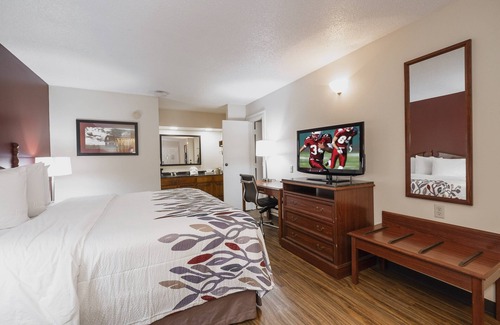 Calhoun Hotel | Red Roof Inn & Suites Calhoun