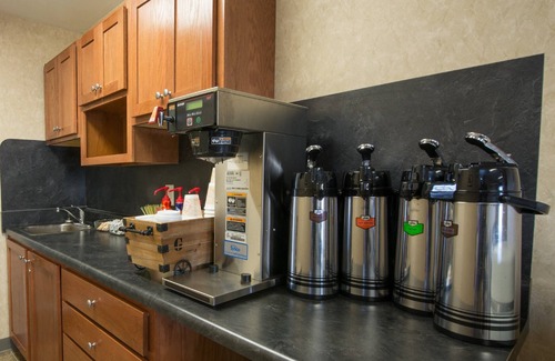 Dickinson Hotel | Red Roof Inn & Suites Dickinson