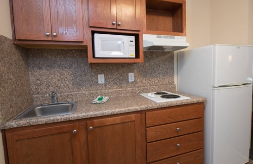 Dickinson Hotel | Red Roof Inn & Suites Dickinson