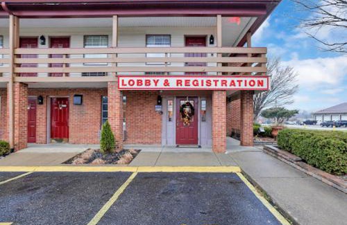 Uhrichsville Hotel | Red Roof Inn Uhrichsville