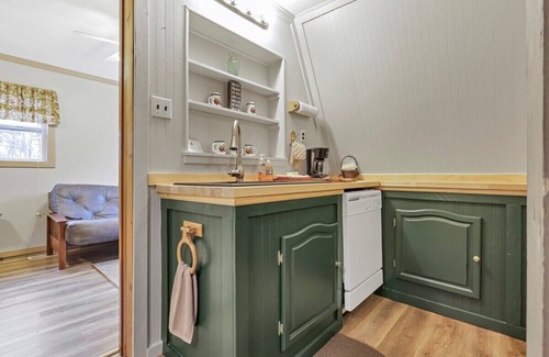 Rockbridge Cottage | Red Roost A-Frame - New Hot Tub