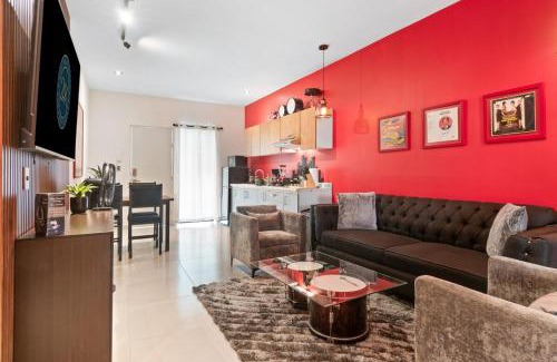 Durango Apartment | Red Vibe Music Decor with King Bed plus Parking plus Home Office