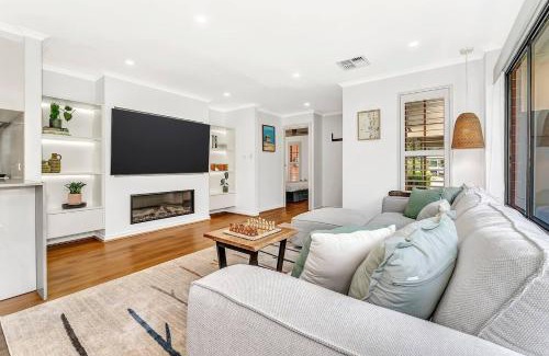 Glenelg North House | Redbrick Retreat - Generous Coastal Escape