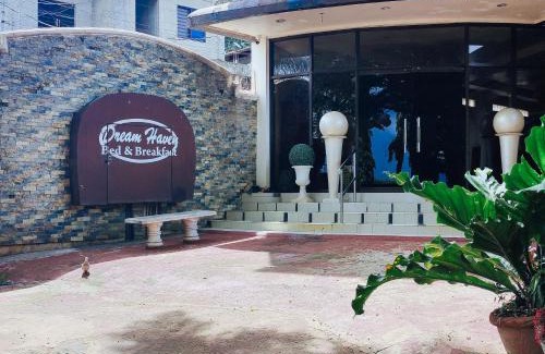 Valencia Hotel | RedDoorz at Dream Haven Bed & Breakfast