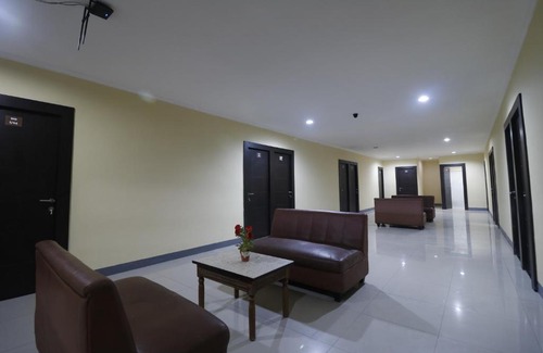 Sunter House | RedDoorz near ITC Cempaka Mas