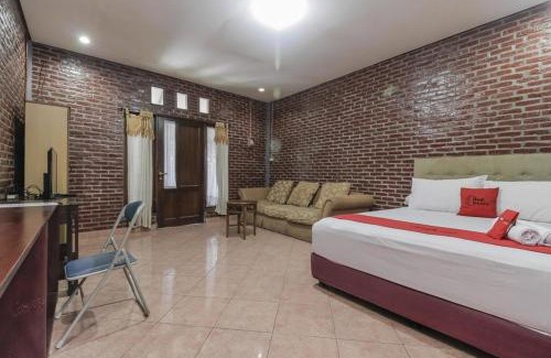 Ragunan House | RedDoorz Plus At Ampera Raya