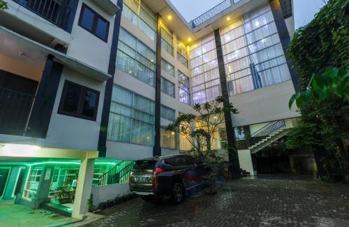 Ragunan House | RedDoorz Premium @ Ampera Raya 2