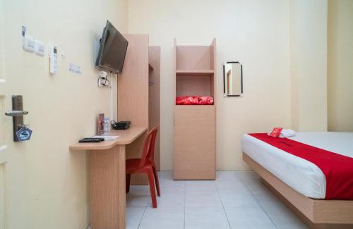 Banjarmasin House | RedDoorz Syariah near Taman Siring 2