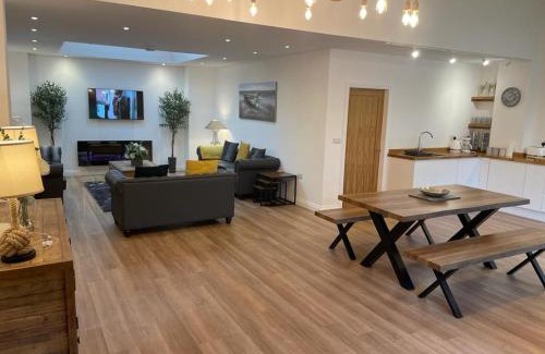 Irby House | Redstones Cottage