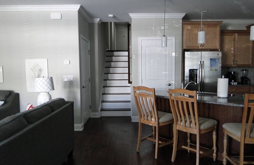 North End Apartment | REDUCED RATES in September!