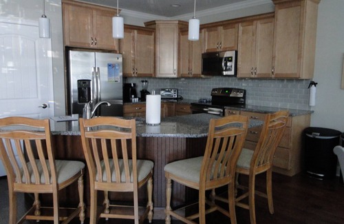 North End Apartment | REDUCED RATES in September!