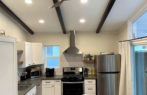 Felton House | Redwood Tree-O - Pool Hot Tub PS5