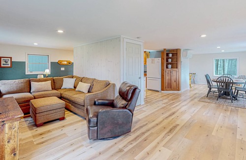 Ellsworth Cottage | Reeds Way | Cottage in Ellsworth with lake views