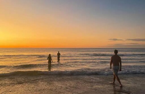 Aldinga Beach House | Reef House: Pool Beachfront Near Wineries