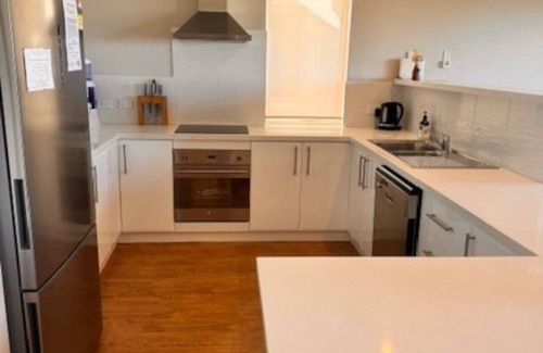 Ledge Point Apartment | Reef View, Ledge Point beachfront