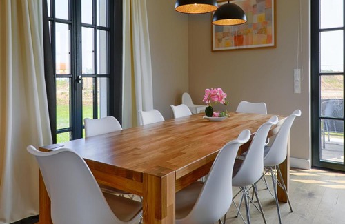 Dranske House | Reetland am Meer - Luxus Reetdachvilla mit 3 Schlafzimmern, Sauna und Kamin F22