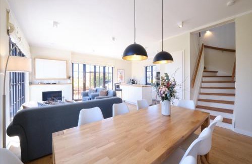 Dranske House | Reetland am Meer - LuxusPlus Reetdachvilla mit 4 Schlafzimmern und Kamin G10