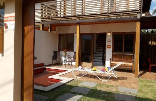 Jabaquara House | Refúgio com Piscina Vermelha - 3 Suítes, Churrasqueira e Praia na Esquina!