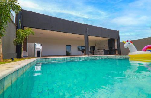 Centro House | Refúgio Familiar: Piscina Quente, Prainha e Wi-fi