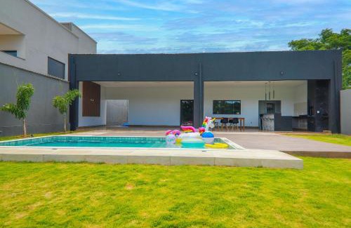 Centro House | Refúgio Familiar: Piscina Quente, Prainha e Wi-fi