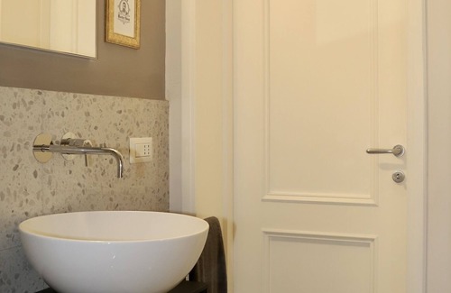 Old Town Apartment | REFINED APARTMENT IN THE HEART OF MODENA