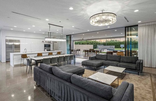 Central Scottsdale House | Refined Play, Relaxed Luxury—Your Scottsdale Escape with Every Amenity