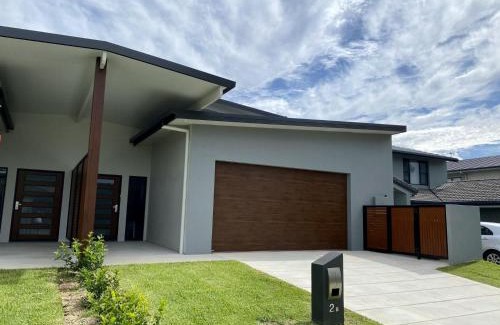 Port Macquarie Villa | Reflections on the water
