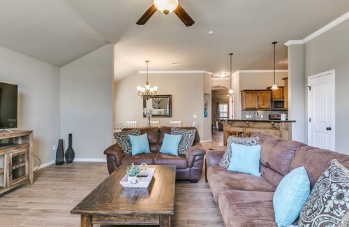 Edmond House | Refreshing and Spacious 4 Bedroom Home