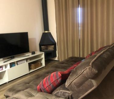 Aguas de Santa Barbara House | Refugio 4 suites com ar condicionado e piscina