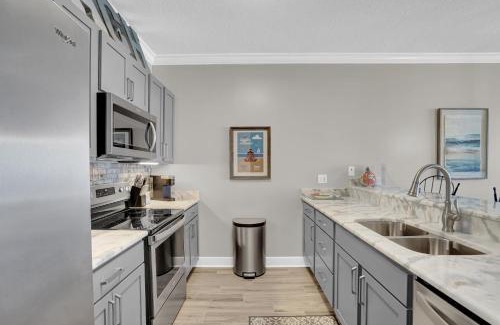 Orange Beach East Hotel | Regency Isle 911 by Liquid Life