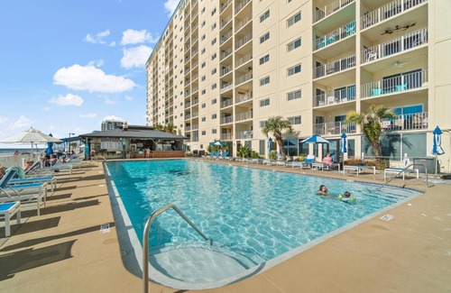 Crescent Beach Apartment | Regency Towers 702
