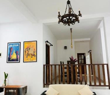 Thiranagama House | Regina Niwasa House