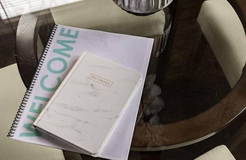 Clive House | Reimagined Duplex near West Des Moines 2BR