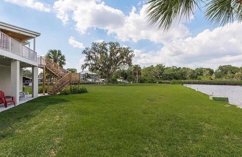 New Port Richey House | Relax all winter in this 3000sqft private family and pet friendly paradise.