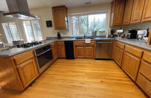 Nevada City House | Relax amongst the trees!