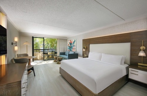 Shipyard Plantation Hotel | Relax and Recharge! Beachfront King Stay, Pet Friendly w/Spa and Pool Access!