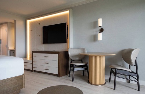 Shipyard Plantation Hotel | Relax and Recharge! Beachfront King Stay, Pet Friendly w/Spa and Pool Access!