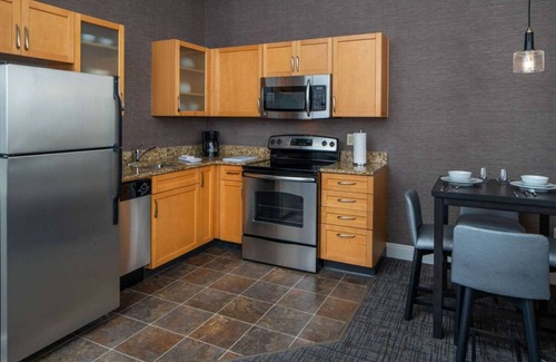 Arts/Warehouse District Resort | Relax and Recharge! TWO Pet-friendly Suites with Free Breakfast, Swimming Pool!