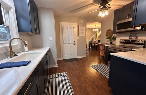 Coshocton House | Relax and Roscoe Apartment