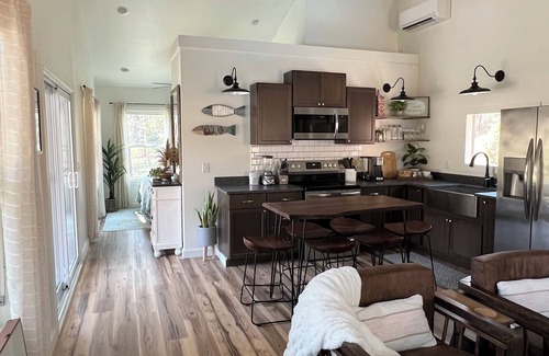 Lexington Cottage | Relax and Unplug at this Private Oasis