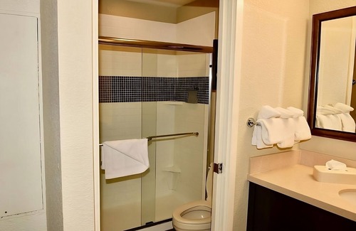 San Bruno Resort | Relax and Unwind! 2 Spacious Units, Free Breakfast, Outdoor Pool, Pet-friendly!